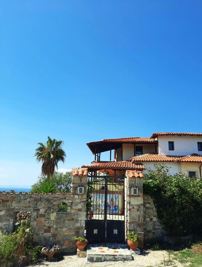 House With View Villa อาเกีย ปาราสเควิ ภายนอก รูปภาพ