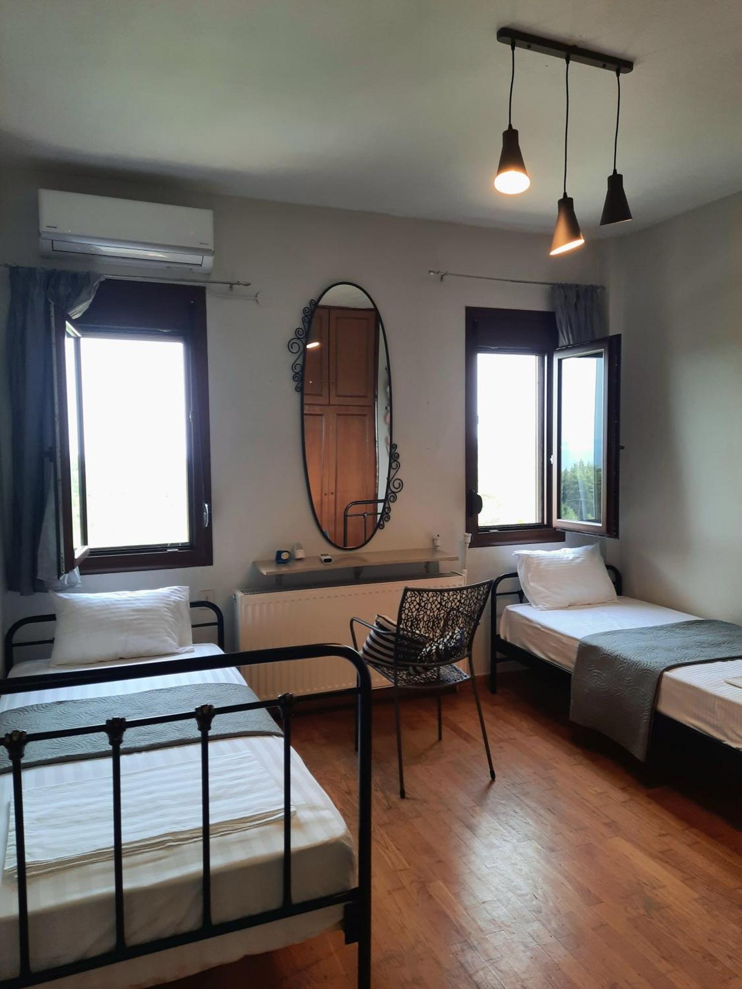 House With View Villa อาเกีย ปาราสเควิ ภายนอก รูปภาพ